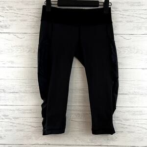 Lululemon Gray and Black Cropped Leggings Size 4